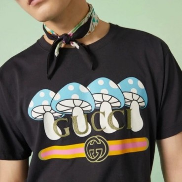 구찌 남/녀 블랙 크루넥 반팔티 - Gucci Unisex Black Short sleeved Tshirts 