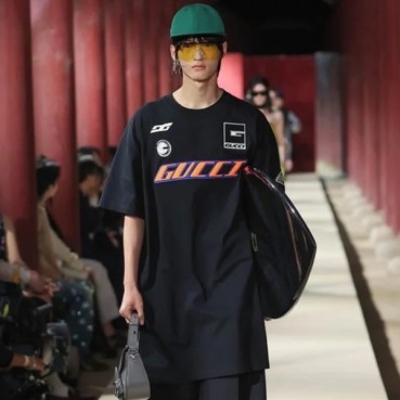 구찌 남/녀 블랙 크루넥 반팔티 - Gucci Unisex Black Short sleeved Tshirts 