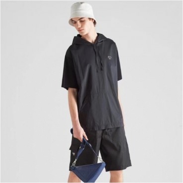 프라다 남성  블랙 후드 반팔티 - Mens Black Tshirts 