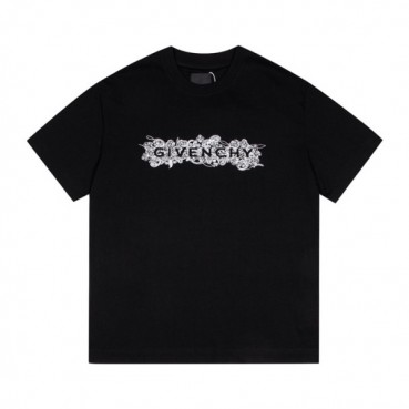 지방시 남성 크루넥 블랙 반팔티 - Mens Black Tshirts 