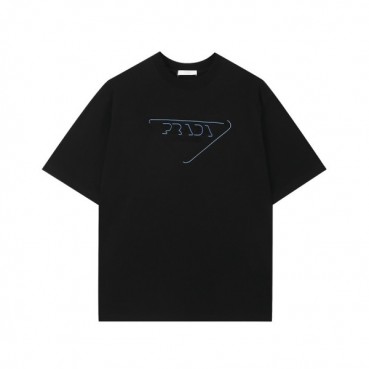프라다 남성 크루넥 블랙 반팔티 - Mens Black Tshirts 