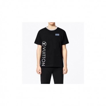 루이비통 남성 크루넥 블랙 반팔티 - Mens Black Tshirts 