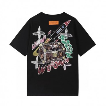 루이비통 남성 크루넥 블랙 반팔티 - Mens Black Tshirts 