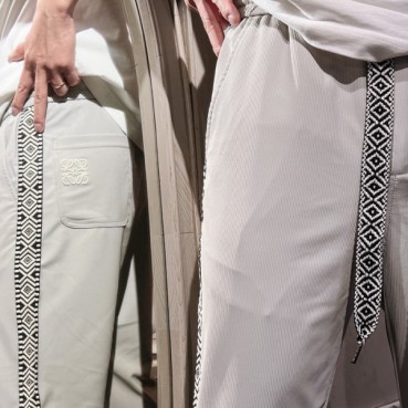 로에베 남성 캐쥬얼 그레이 팬츠 - Loewe Mens Gray Pants 