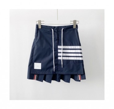 Thom Browne Womens Casual Half-pants 