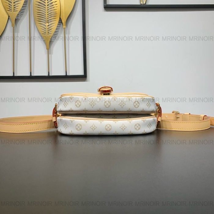 428919803b5de1b8cdd249753838e9f5_1730734470_6615.JPG 428919803b5de1b8cdd249753838e9f5_1730734470_6615.JPG